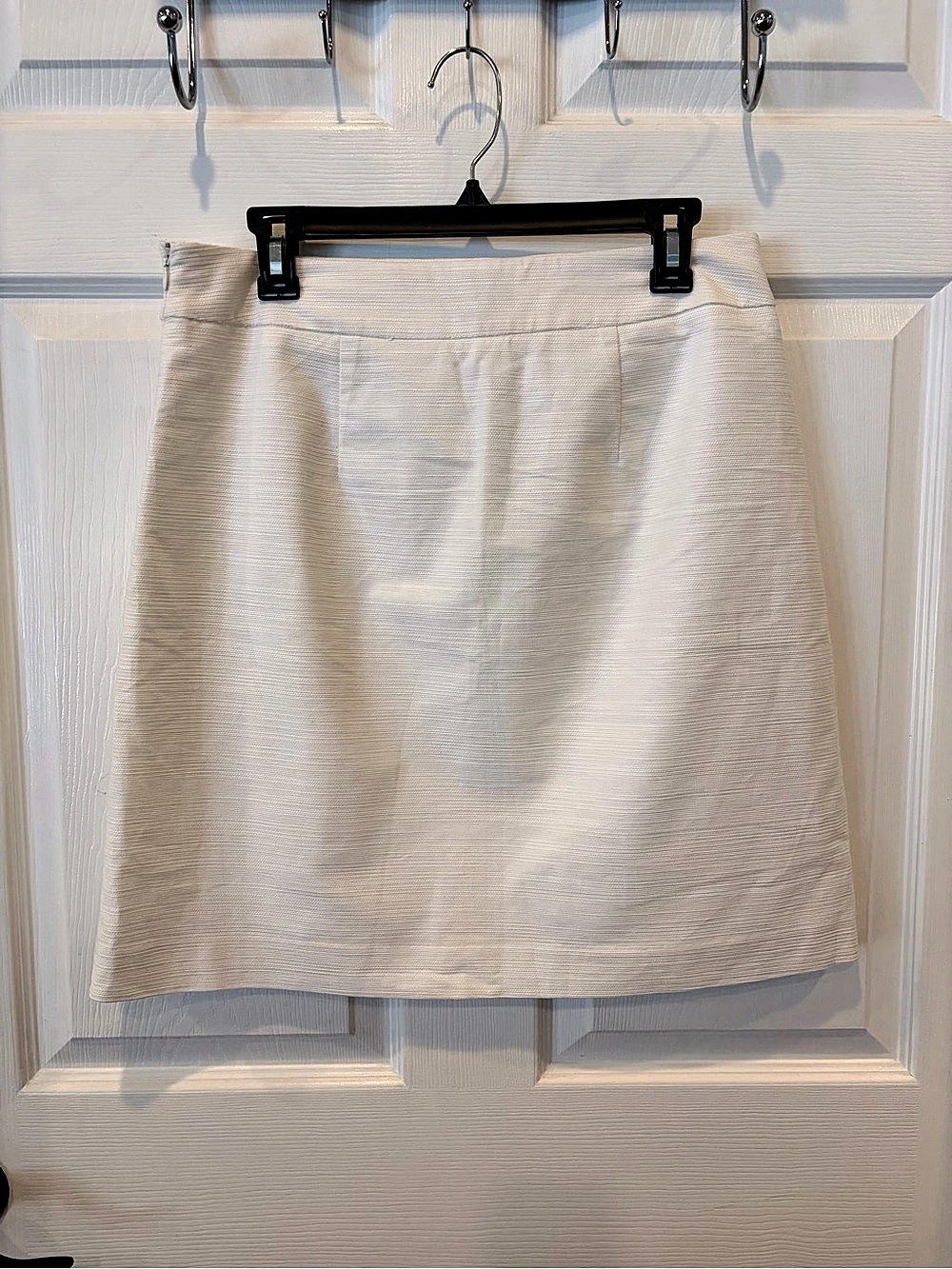 Ann Taylor Factory Textured Mini Skirt in White Size 10